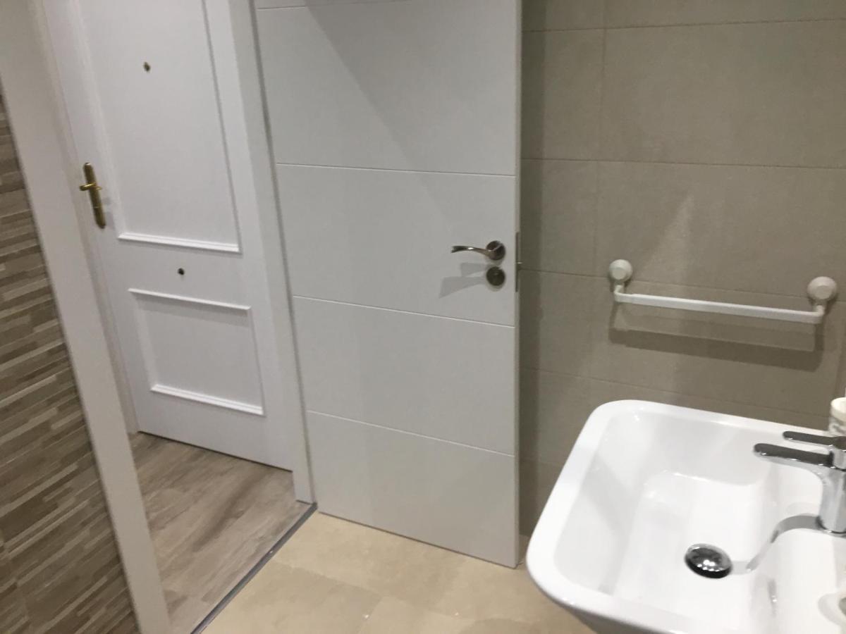 VIVIENDAS DELUXE Gil y Carrasco León Exterior foto